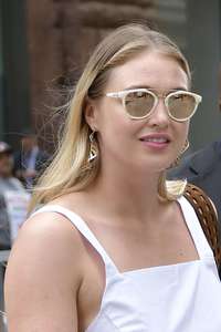 Iskra-Lawrence-at-AOL-Build-Series--13.jpg