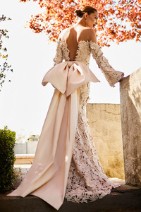 Johanna-Ortiz-MO-Exclusive-Atardeceres-Sevillanos-Dress.thumb.jpg.aae4534abc6939a09fa9e3ec00d94738.jpg