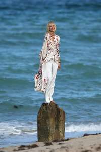 Karolina-Kurkova-on-a-Hamptons-Magazine-photoshoot--10.jpg