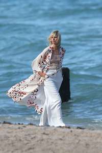 Karolina-Kurkova-on-a-Hamptons-Magazine-photoshoot--13.jpg