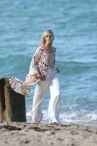 Karolina-Kurkova-on-a-Hamptons-Magazine-photoshoot--15.jpg