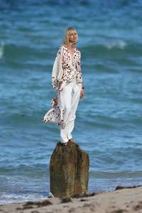 Karolina-Kurkova-on-a-Hamptons-Magazine-photoshoot--20.jpg