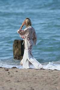 Karolina-Kurkova-on-a-Hamptons-Magazine-photoshoot--26.jpg