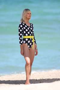 Karolina-Kurkova-on-a-Hamptons-Magazine-photoshoot--36.jpg