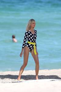 Karolina-Kurkova-on-a-Hamptons-Magazine-photoshoot--43.jpg