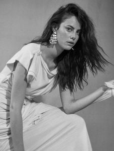 KayaScodelario-by-Bec-Lorrimer-for-The-Last-Magazine-4-760x1001.thumb.jpg.3d3e762fc5cf456606ea16aa7ac6f5a4.jpg