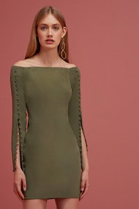 Keepsake-The-Label-June-2017-lookbook-Frida-Sara-Melhorn-by-Gretl-Watson-Blazewicz-11.jpg