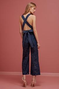 Keepsake-The-Label-June-2017-lookbook-Frida-Sara-Melhorn-by-Gretl-Watson-Blazewicz-12.jpg
