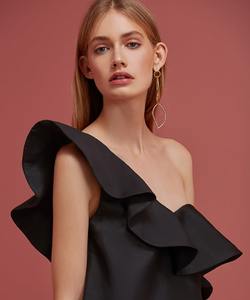 Keepsake-The-Label-June-2017-lookbook-Frida-Sara-Melhorn-by-Gretl-Watson-Blazewicz-14.jpg