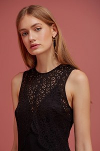 Keepsake-The-Label-June-2017-lookbook-Frida-Sara-Melhorn-by-Gretl-Watson-Blazewicz-4.jpg