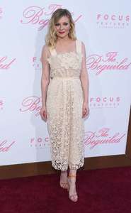 Kirsten-Dunst--The-Beguiled-Premiere-in-Los-Angeles--04.jpg