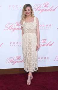 Kirsten-Dunst--The-Beguiled-Premiere-in-Los-Angeles--13.jpg