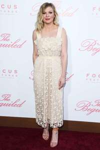 Kirsten-Dunst--The-Beguiled-Premiere-in-Los-Angeles--25.jpg