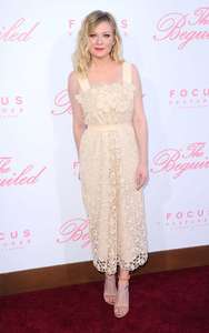 Kirsten-Dunst--The-Beguiled-Premiere-in-Los-Angeles--26.jpg