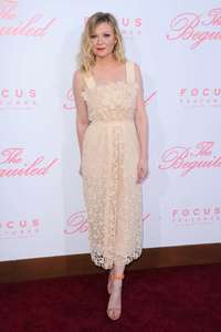 Kirsten-Dunst--The-Beguiled-Premiere-in-Los-Angeles--36.jpg