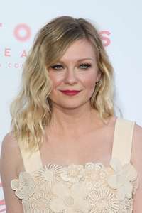 Kirsten-Dunst--The-Beguiled-Premiere-in-Los-Angeles--40.jpg