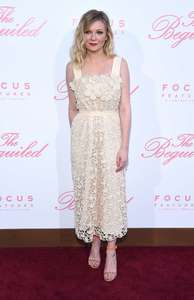 Kirsten-Dunst--The-Beguiled-Premiere-in-Los-Angeles--43.jpg