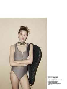 LOfficiel-Ukraine-July-2017-Isabell-Andreeva-by-Paul-Farrell-7.thumb.jpg.d37b729795245003abfd31cc61c449a3.jpg