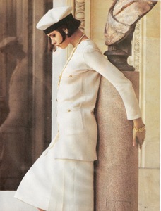 Lacombe_Vogue_US_January_1984_08.thumb.jpg.ddc4332eb6dd8d4b5a571b04e1c65795.jpg