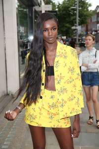 Leomie-Anderson--Celebrates-Her-Campaign-Launch-With-Nike--01.thumb.jpg.6897cc9a3101c662f9b946b3c9e5dfdb.jpg