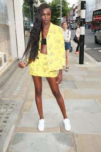 Leomie-Anderson--Celebrates-Her-Campaign-Launch-With-Nike--04.thumb.jpg.225f854492cf58ce3486026b69c253d0.jpg