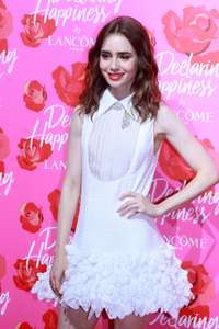 Lily-Collins--Opening-Ceremony-Of-Lancome--06.thumb.jpg.d66f6632e22f30b4ad96b4267f5e1f78.jpg