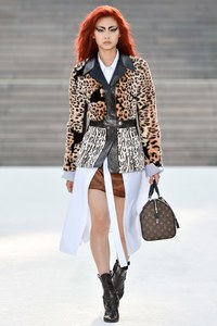 Louis_vuitton_cruise_ss18_0058.jpg