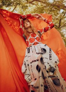 Marie-Claire-Australia-July-2017-Aia-Busk-by-Georges-Antoni-3.thumb.jpg.a880e52f6b011b5b5be4bce249dd5353.jpg