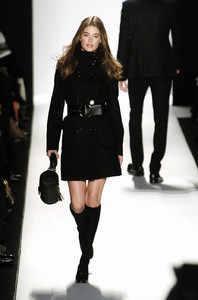 Michael_Kors_Fall_2006_altJ7DHx9KNx.thumb.jpg.fdb7221a779f2cc4739a060fe9faf23e.jpg