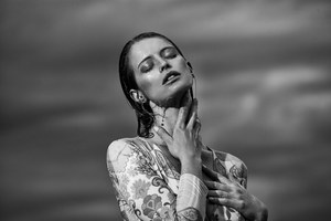 Nacre-Voyage-Spring-Summer-2017-Flavia-Lucini-by-Richard-Bernardin-24.jpg