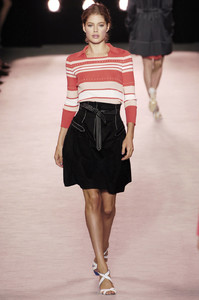 Nina_Ricci_Spring_2006_IW14HxAGeqtx.thumb.jpg.9ad394cc1952ef80f06fb56eb68f4469.jpg