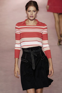 Nina_Ricci_Spring_2006_RDILBsfjgEqx.thumb.jpg.dc4e5993ec497e4a149fa6fb76315286.jpg
