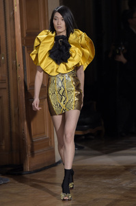 RUNWAY_REDEMPTION_HAUTE_SS17_CHIHARU.jpg