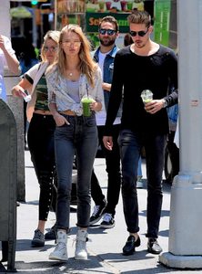 Romee-Strijd-in-Jeans--05-662x891.jpg
