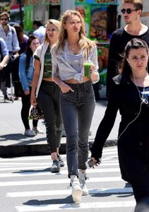 Romee-Strijd-in-Jeans--06-662x939.jpg