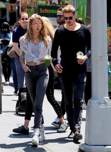 Romee-Strijd-in-Jeans--10-662x910.jpg