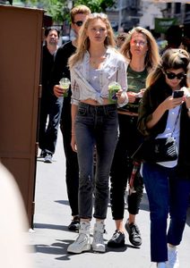 Romee-Strijd-in-Jeans--13-662x935.jpg