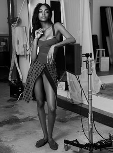 S-Moda-July-2017-Jourdan-Dunn-by-David-Roemer-9.thumb.jpg.87ef8a83ee60ab45982750966b62e917.jpg