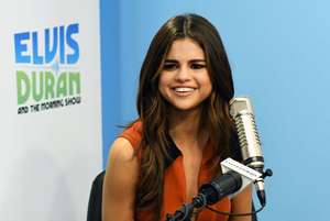 Selena-Gomez--Visits-the-Elvis-Duran-Z100-Morning-Show--07.thumb.jpg.66d8203049384d3c157348e031392070.jpg