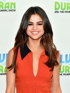 Selena-Gomez--Visits-the-Elvis-Duran-Z100-Morning-Show--11.thumb.jpg.686eb70e88f72fcb7c8b9894f54d8928.jpg