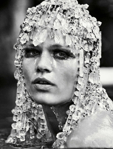 Vogue_Germany_Juli_2017-24.jpg