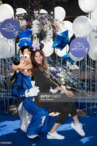 actress-mareva-galanter-attends-the-disneyland-paris-25th-anniversary-picture-id657701462.jpg