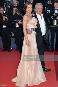 alain-delon-and-marine-lorphelin-attend-the-premiere-of-zulu-and-the-picture-id169580947.jpg