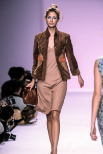 anna-sui-ss-1997-3.thumb.png.0509a43aaa4ec9e3a9a3fd05dff9f1dc.png