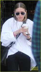 ashley-olsen-dons-wet-hair-while-leaving-lunch02.jpg