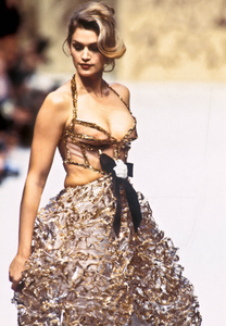 chanel-haute-couture-ss-1993-14.thumb.png.c50f8f8f985cf4d5c3604bdeda52d240.png