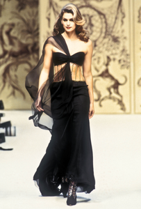 chanel-haute-couture-ss-1993-6.thumb.png.7a72741ab37916a859fce1b31522d9f3.png