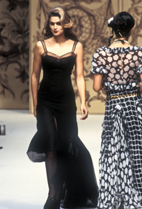 chanel-haute-couture-ss-1993-9.thumb.png.5115df51c97e46675741742c1e516d6b.png