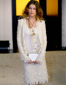 chanel-sept-a-cinq-2004-1.thumb.jpg.c6ceaf3185e445d42dcc514c183e6912.jpg