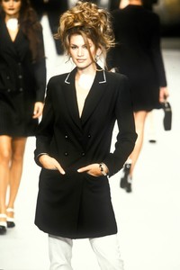 chanel-ss-1996-5.thumb.jpg.9b905cd7f873897a2daa402fdd0388e9.jpg